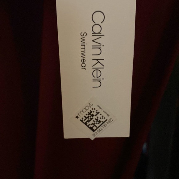 New Calvin Klein Bathing suit top. Size XL - Picture 8 of 8